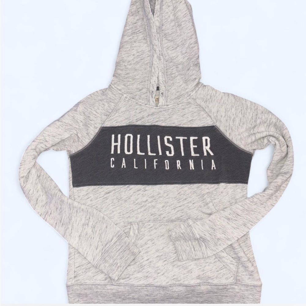Hollister Light Grey Crew Neck Sweatshirt